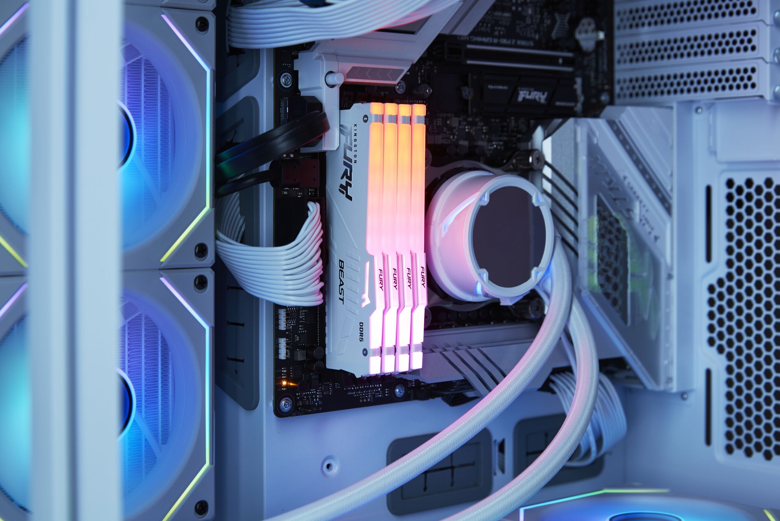 DDR5 32GB KIT 2x16GB PC 6000 Kingston FURY Beast RGB EX KF560C30BWEAK2-32 DDR5 32GB KIT 2x16GB PC 6000 Kingston FURY Beast RGB EX KF560C30BWEAK2-32